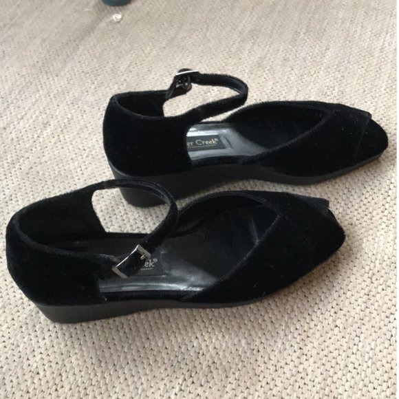 “Coldwater Creek” velvet peep toe wedges, almost new, 7.5 - Picture 7 of 11